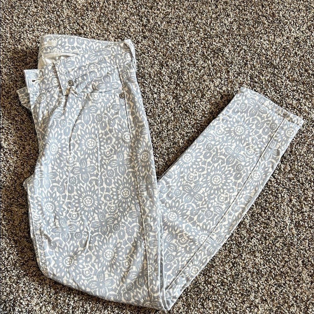7 For all Mankind white and blue floral jeans